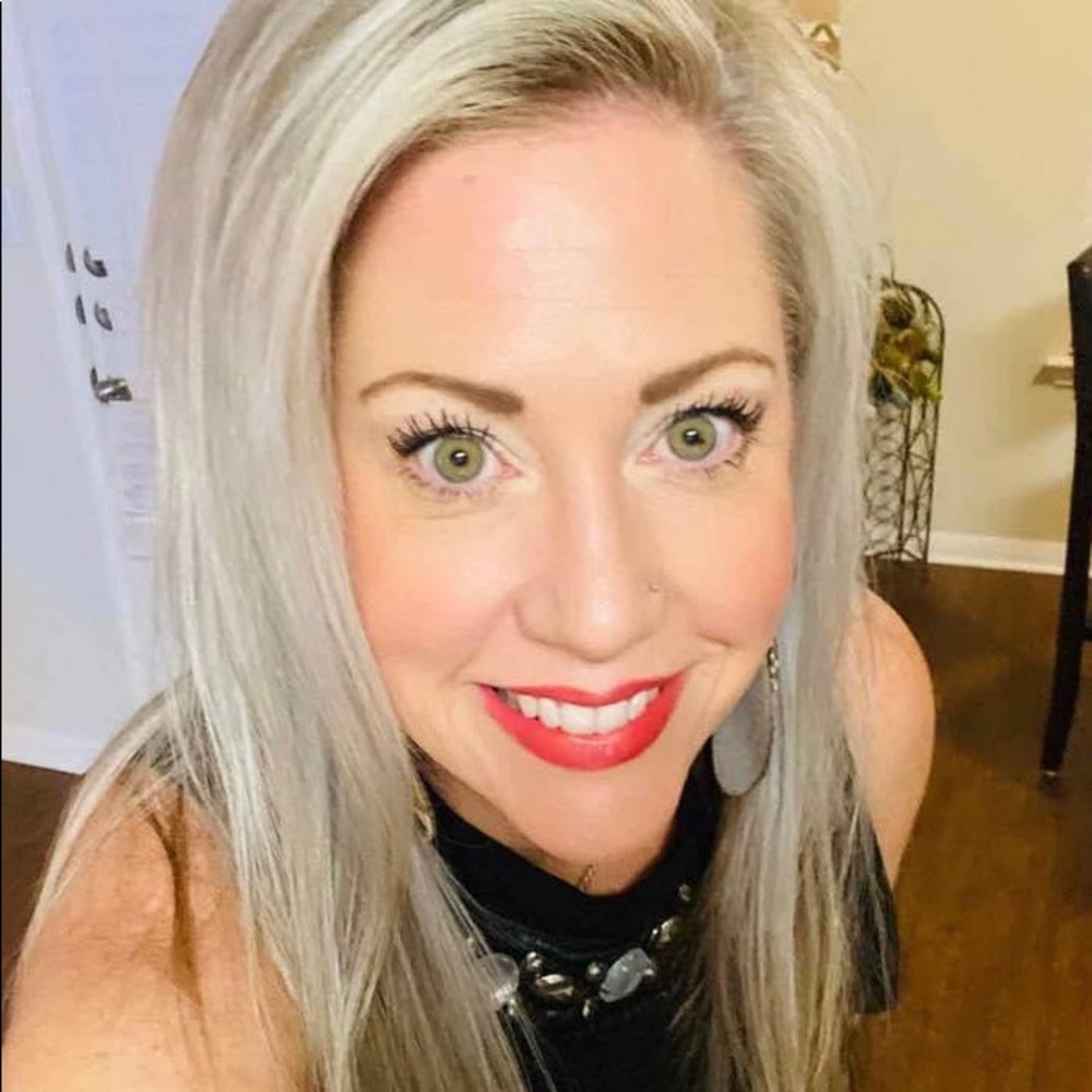 Meet your Posher, Brooke